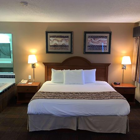 Baymont By Wyndham Lemars Hotel Le Mars Exterior photo