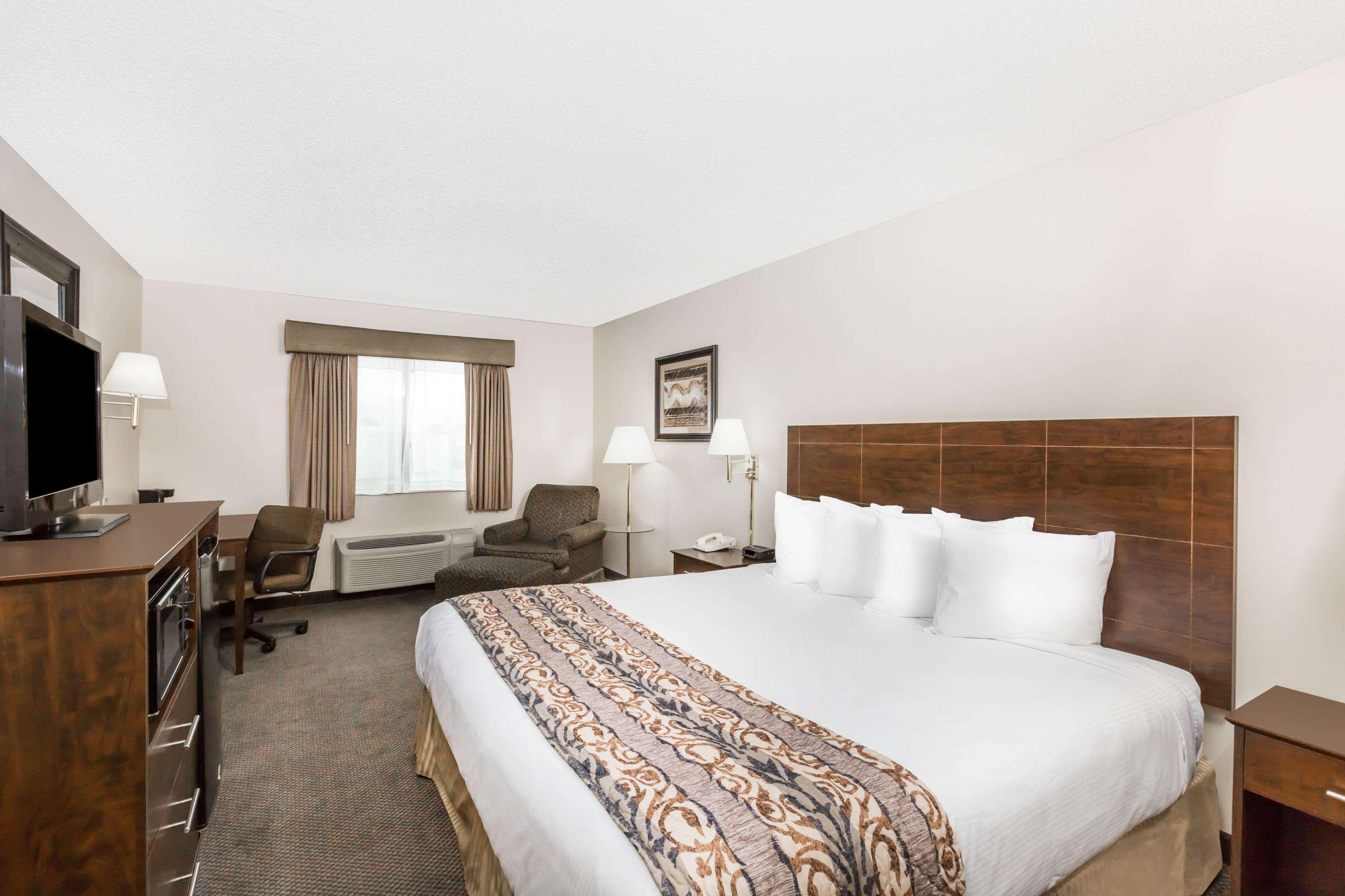 Baymont By Wyndham Lemars Hotel Le Mars Exterior photo